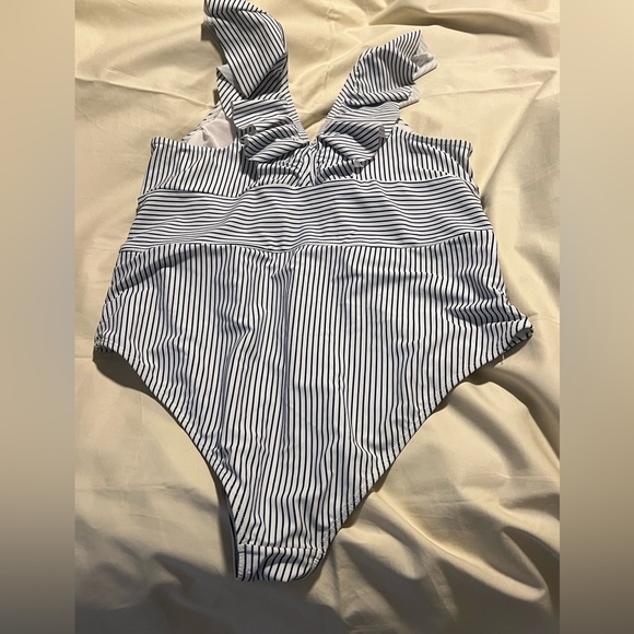 Striped Ruffle One Piece Swimsuit size LX by SHEIN. - Picture 2 of 4